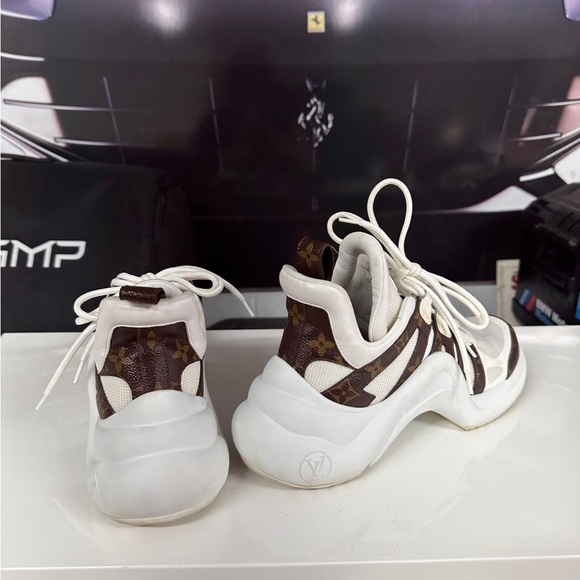 Louis Vuitton Sneakers - Picture 3 of 5